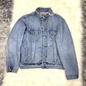 Levi Vintage 90’s Distressed Tattered 70507-0033 Jean Jacket Size Large